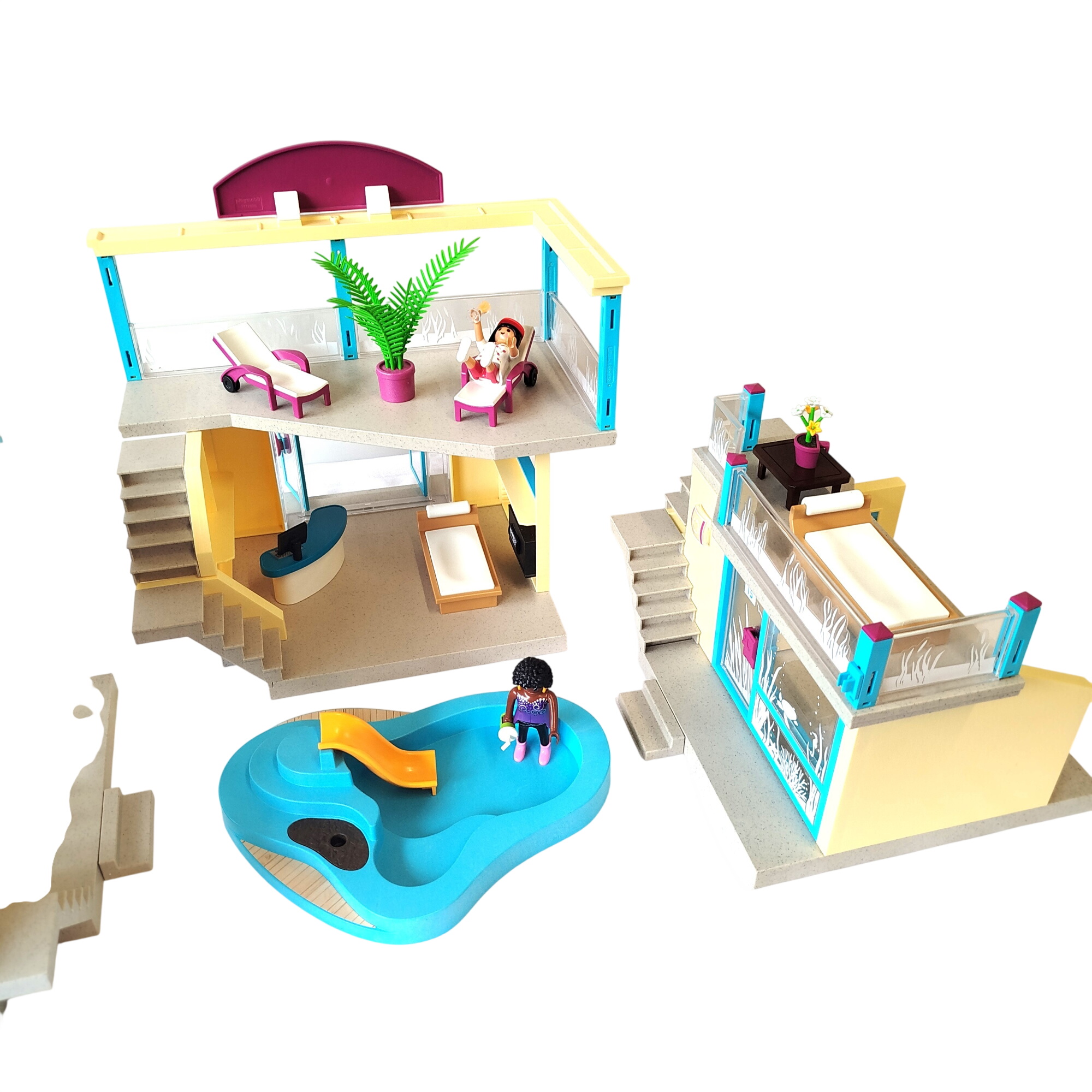Acheter Beach hotel playmobil Ref.70434 avec accessoires Très bon état - 60,00 € Beach hotel playmobil Ref.70434 avec accessoires Très bon état - reconditionné disponible sur Label Emmaüs